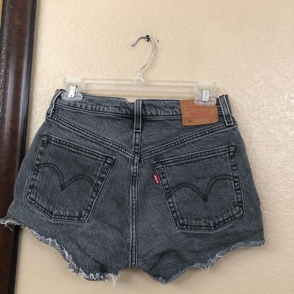 Levi’s 501 Denim Shorts Size 26 - Picture 2 of 4